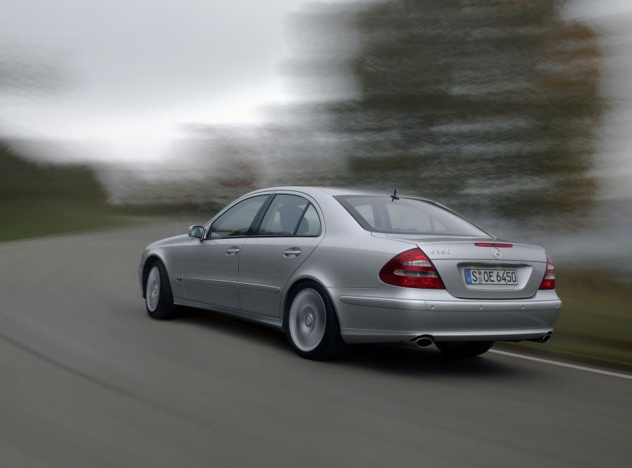  Mercedes-Benz E-Class 2002 года  (фото 60 из 448)